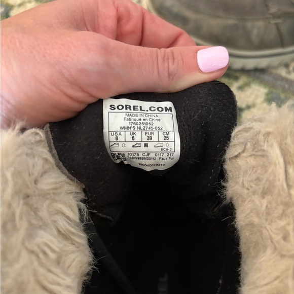 Sorel Women's Brown Winter Boots with Fur Trim - Picture 2 of 3